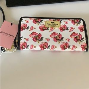 NWT Juicy Couture White Rose “Mega” Zip Wallet